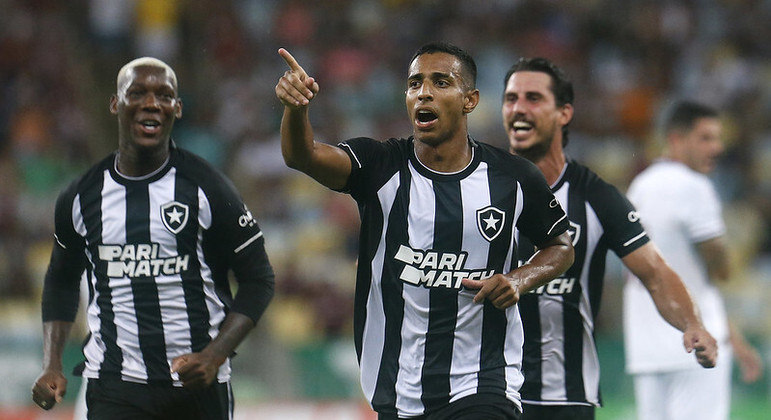 Botafogo tem atuação defensiva impecável e vence o Fluminense