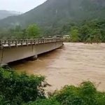ESTABELECENDO : Nas últimas horas, rio no centro de Taió segue diminuindo elevação