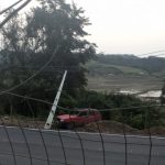 Caminhoneta cai no Rio Itajaí do Oeste após colidir com ponte na BR-470, em Rio do Sul