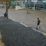 Vídeo: Motociclista sofre queda de moto no Centro de Taió