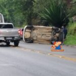 Colisão entre carro e caminhão deixa três mortos na BR-116, em SC