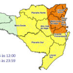 Incêndio deixa depósito de materiais destruído em Pouso Redondo