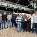 Carro fica destruído após cair em ribanceira entre Agrolândia e Atalanta