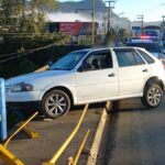 Motorista embriagado é preso após colidir veículo contra muro em Rio do Sul
