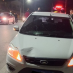 Carro colide em poste e provoca apagão em Pouso Redondo