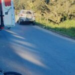 Pane mecânica faz caminhão derrubar poste em Rio do Sul