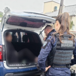 Colisão contra poste deixa mulher ferida em Braço do Trombudo