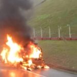 Veículo sai da pista e colide contra casa em Ituporanga