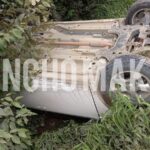 Motorista fica ferido após colidir carro contra poste no Centro de Ituporanga