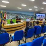 Motorista embriagado é preso após causar colisões no centro de Rio do Sul