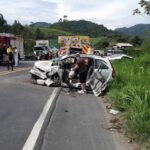 Incêndio destrói carro dentro de escola em Pouso Redondo