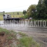 Caminhão sai da pista e tomba na BR-470 em Agronômica