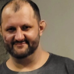 Caminhão sai da pista e tomba na BR-470 em Agronômica