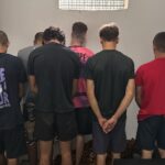 Vídeo: Carreta tomba na BR-470 e mobiliza bombeiros em Pouso Redondo